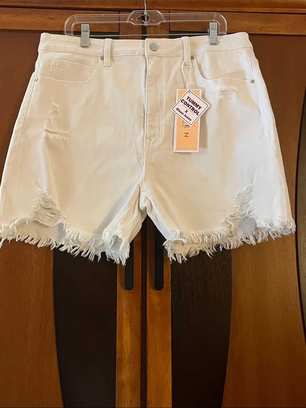 NWT Risen White Distressed Frayed-Hem Shorts-Traditional 5 Pocket Jean Styling